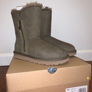 Bailey Zip Short Ugg Boots